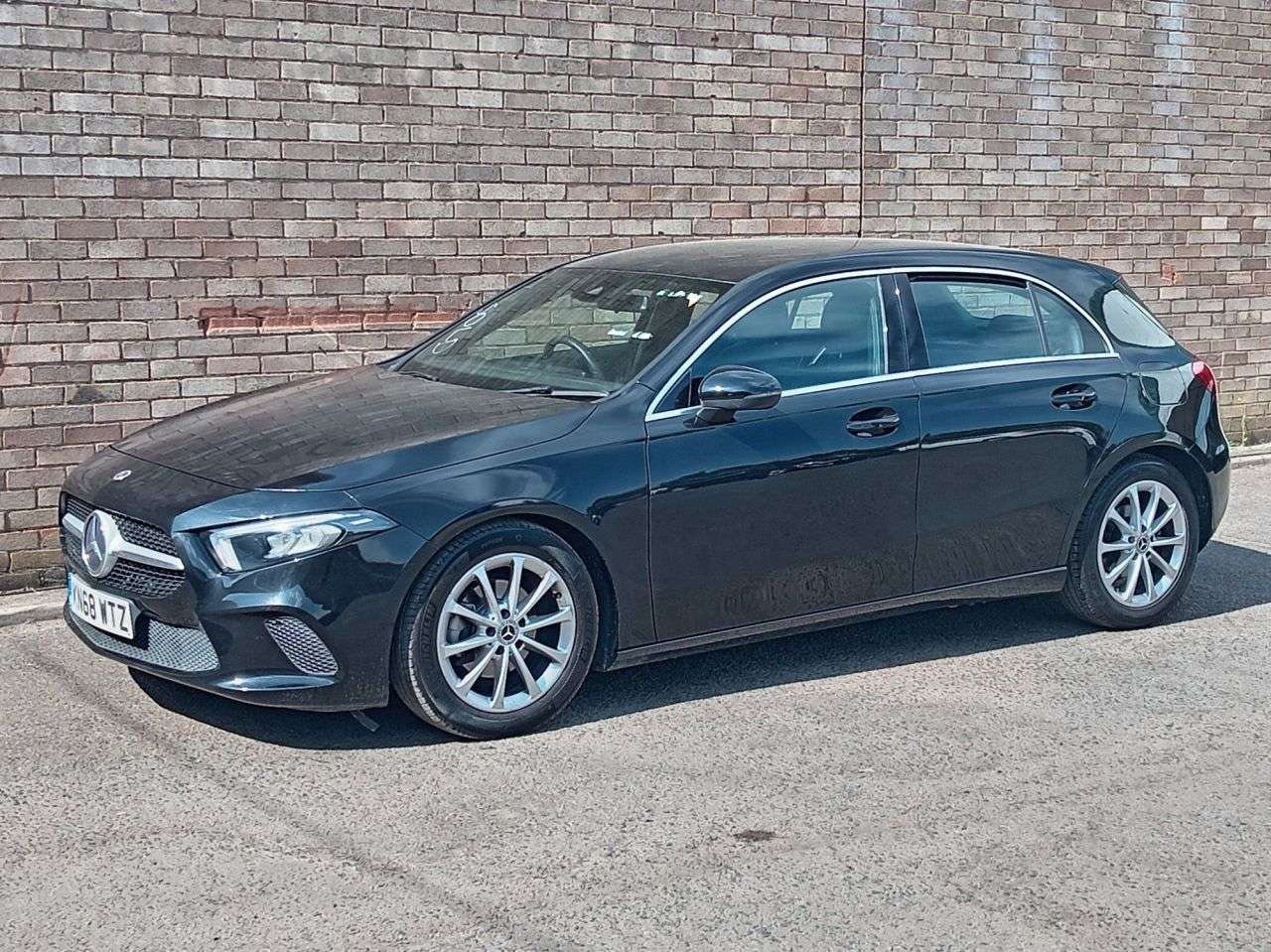 A 2018 MERCEDES-BENZ A CLASS 1.5 A180d Sport Hatchback 5dr Diesel 7G-DCT Euro 6 (s/s) (116 ps) A 2018 MERCEDES-BENZ A CLASS 1.5 A180d Sport Hatchback 5dr Diesel 7G-DCT Euro 6 (s/s) (116 ps)