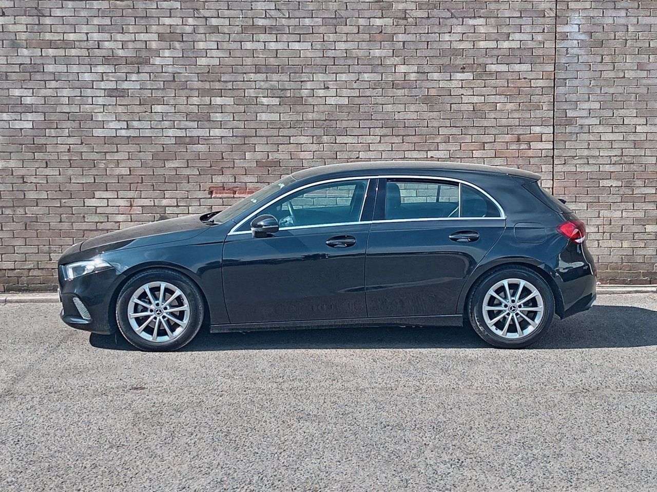 A 2018 MERCEDES-BENZ A CLASS 1.5 A180d Sport Hatchback 5dr Diesel 7G-DCT Euro 6 (s/s) (116 ps) A 2018 MERCEDES-BENZ A CLASS 1.5 A180d Sport Hatchback 5dr Diesel 7G-DCT Euro 6 (s/s) (116 ps)