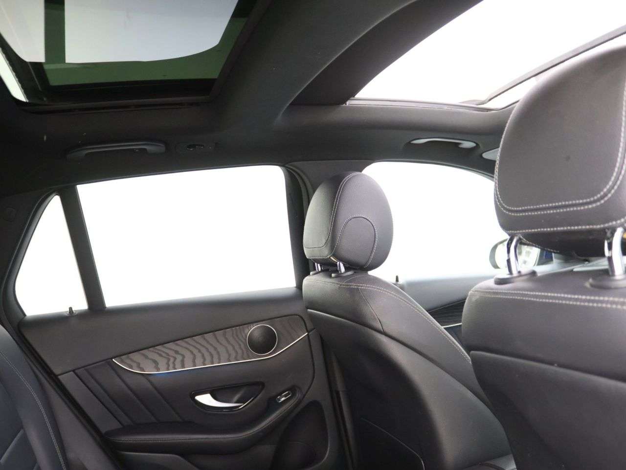 A 2018 MERCEDES-BENZ GLC CLASS 2.0 GLC250 AMG Line (Premium) SUV 5dr Petrol G-Tronic+ 4MATIC Euro 6 (s/s) A 2018 MERCEDES-BENZ GLC CLASS 2.0 GLC250 AMG Line (Premium) SUV 5dr Petrol G-Tronic+ 4MATIC Euro 6 (s/s)