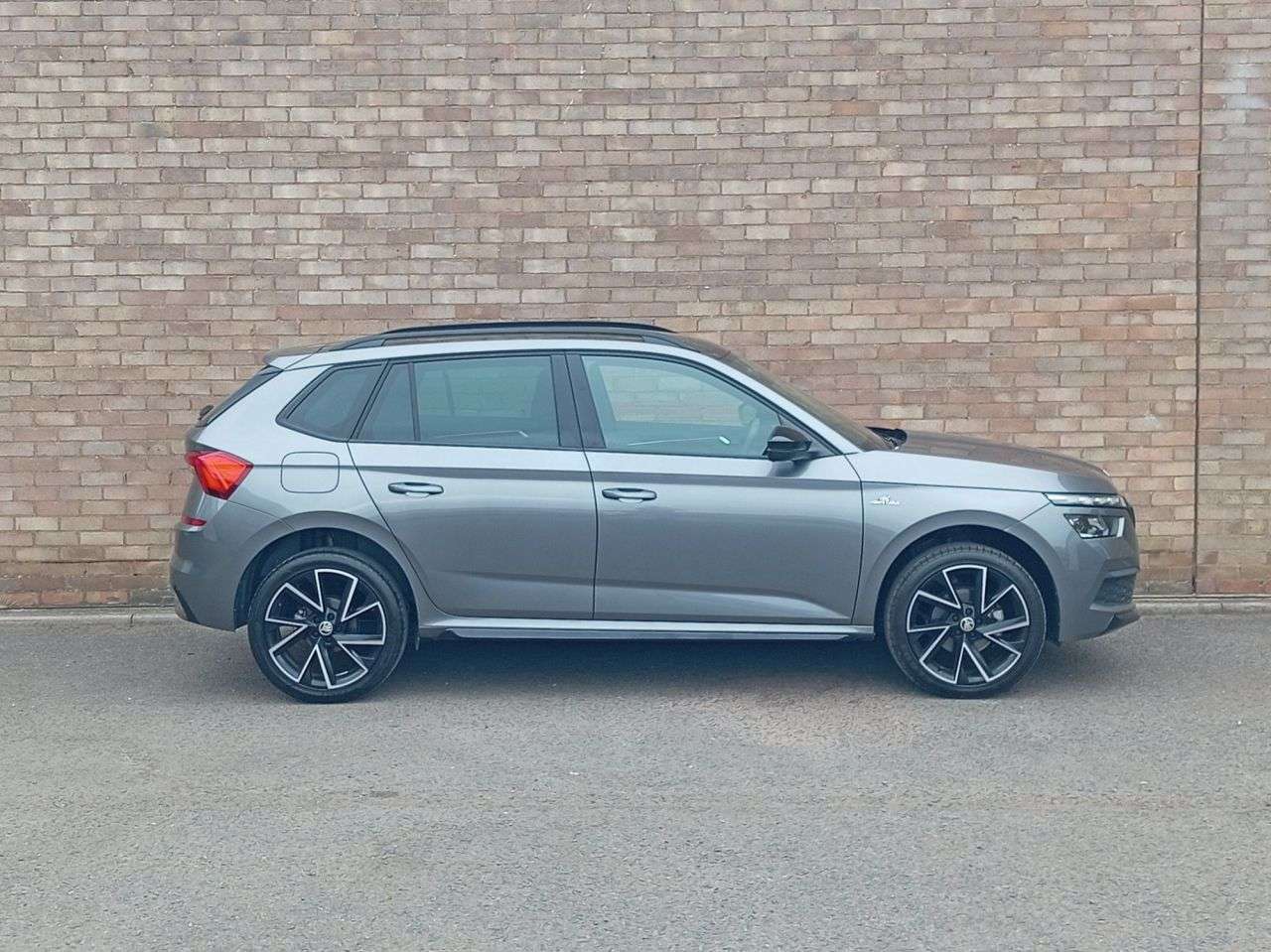 A 2023 SKODA KAMIQ 1.5 TSI ACT Monte Carlo SUV 5dr Petrol DSG Euro 6 (s/s) (150 ps) A 2023 SKODA KAMIQ 1.5 TSI ACT Monte Carlo SUV 5dr Petrol DSG Euro 6 (s/s) (150 ps)