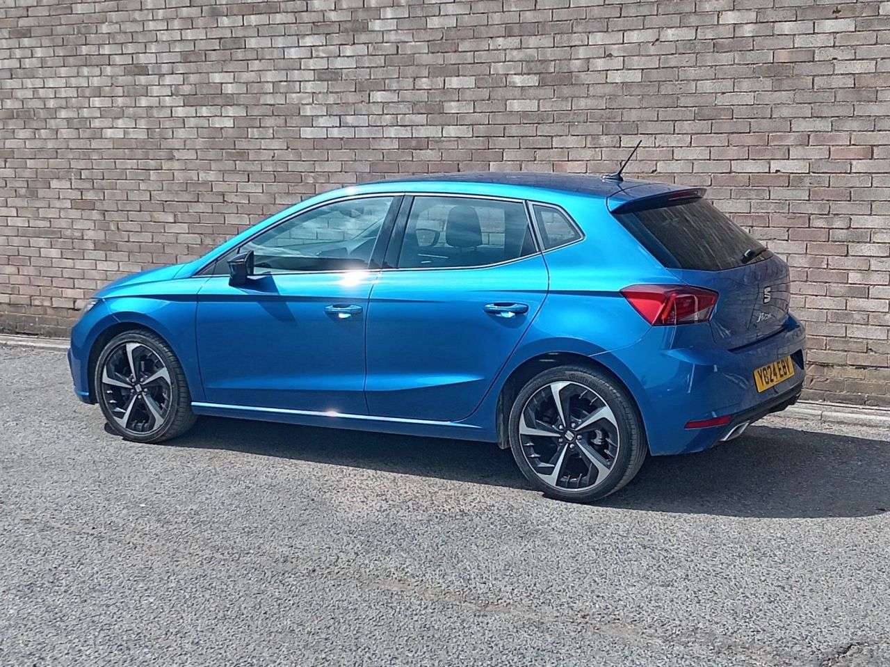 A 2024 SEAT IBIZA 1.0 TSI FR Sport Hatchback 5dr Petrol DSG Euro 6 (s/s) (115 ps) A 2024 SEAT IBIZA 1.0 TSI FR Sport Hatchback 5dr Petrol DSG Euro 6 (s/s) (115 ps)