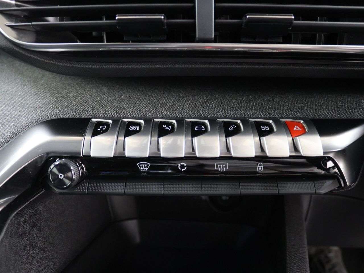 2020 PEUGEOT 3008 2020 PEUGEOT 3008