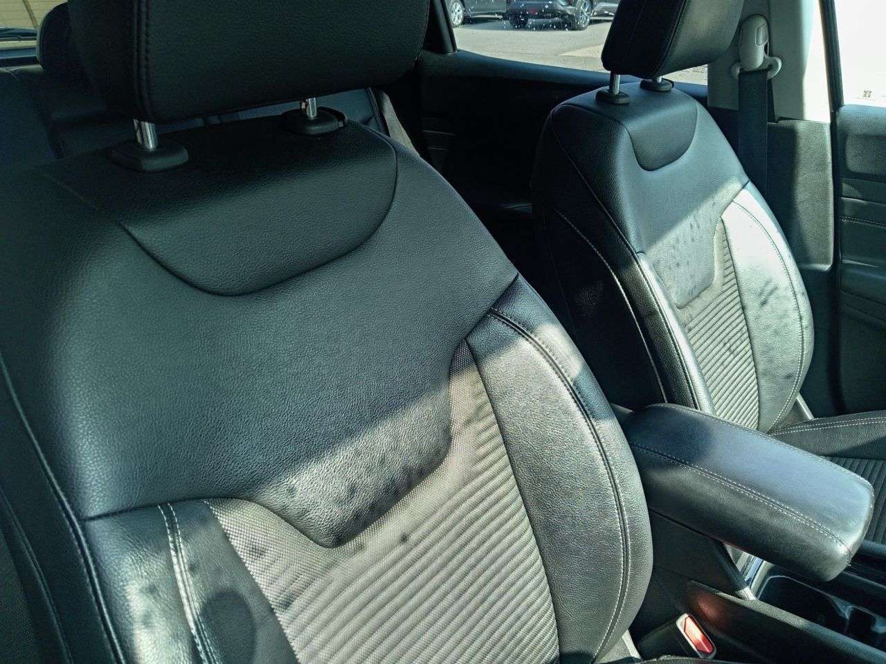 A 2022 JEEP COMPASS 1.3 GSE T4 Limited SUV 5dr Petrol Manual FWD Euro 6 (s/s) (130 ps) A 2022 JEEP COMPASS 1.3 GSE T4 Limited SUV 5dr Petrol Manual FWD Euro 6 (s/s) (130 ps)