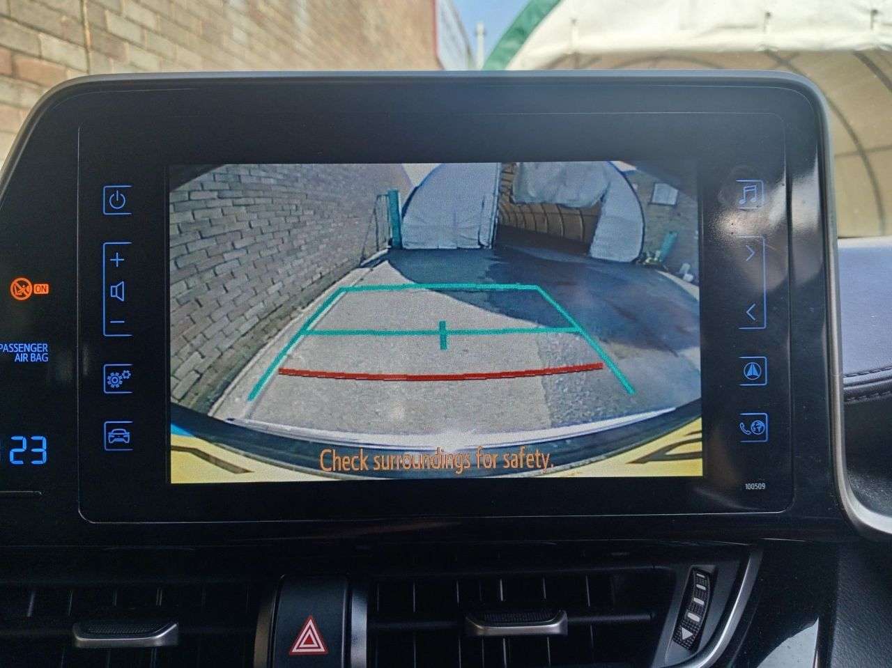 A 2018 TOYOTA C-HR 1.2 VVT-i Excel SUV 5dr Petrol Manual Euro 6 (s/s) (115 ps) A 2018 TOYOTA C-HR 1.2 VVT-i Excel SUV 5dr Petrol Manual Euro 6 (s/s) (115 ps)