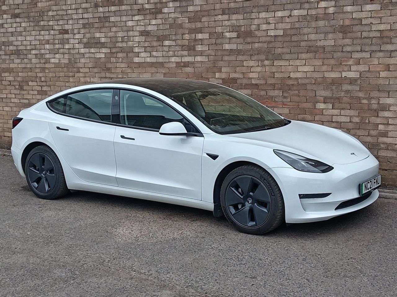 A 2021 TESLA MODEL 3 (Dual Motor) Long Range Saloon 4dr Electric Auto 4WDE (346 ps) A 2021 TESLA MODEL 3 (Dual Motor) Long Range Saloon 4dr Electric Auto 4WDE (346 ps)