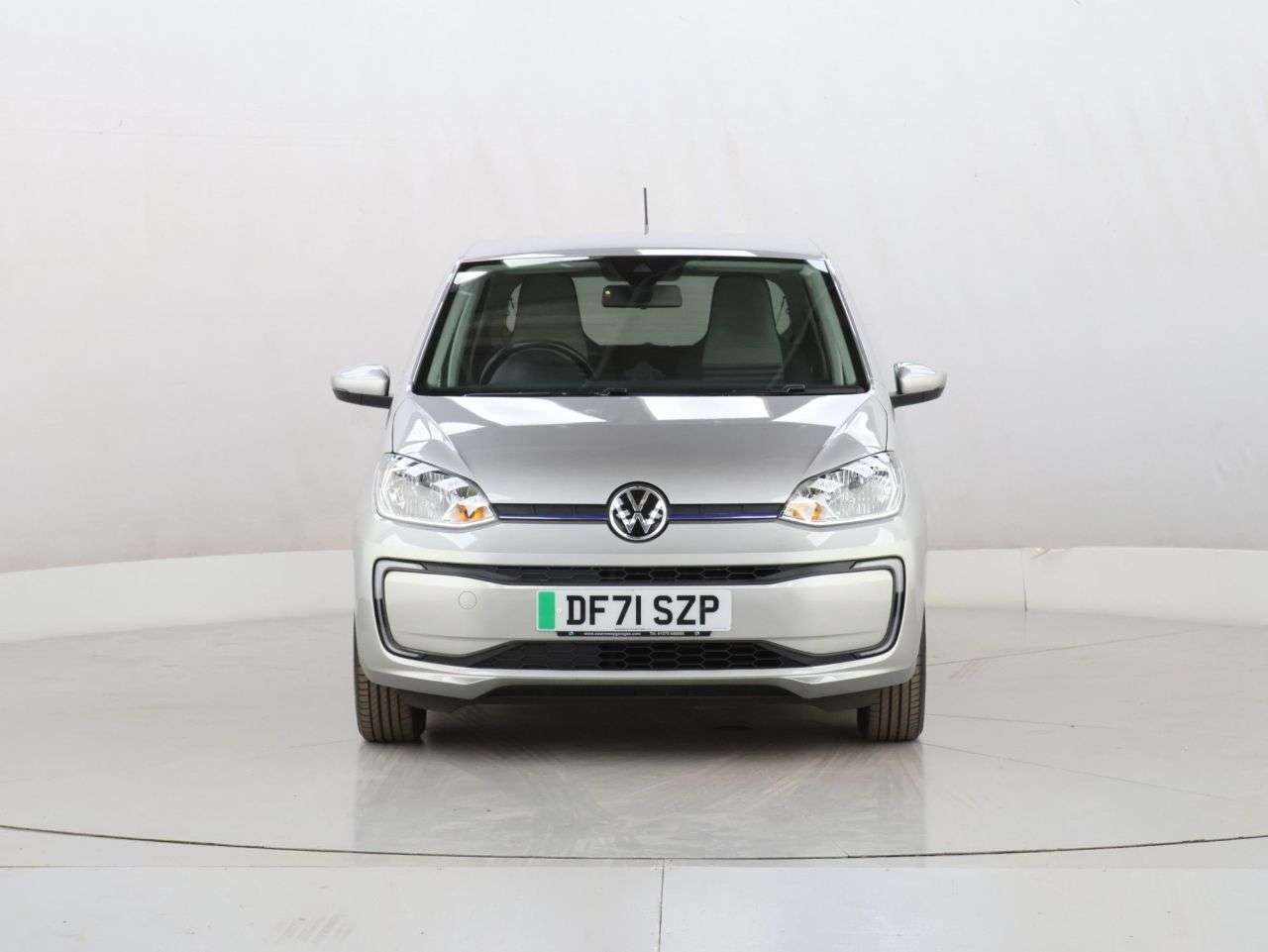 A 2022 VOLKSWAGEN E-UP! 36.8kWh e-up! Hatchback 5dr Electric Auto (82 ps) A 2022 VOLKSWAGEN E-UP! 36.8kWh e-up! Hatchback 5dr Electric Auto (82 ps)