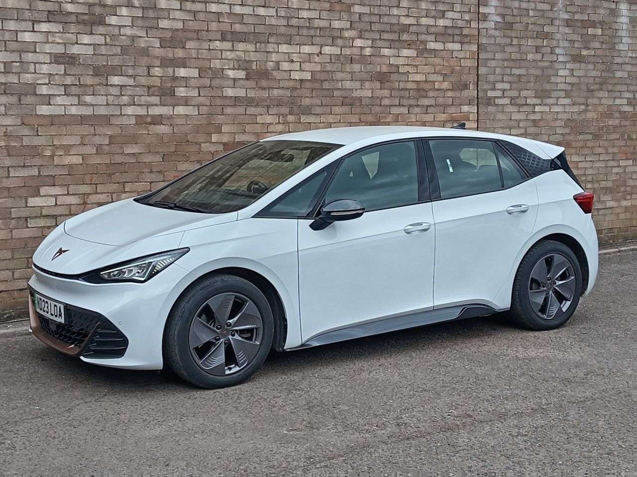 A 2023 CUPRA BORN 58kWh V1 Hatchback 5dr Electric Auto (204 ps) A 2023 CUPRA BORN 58kWh V1 Hatchback 5dr Electric Auto (204 ps)