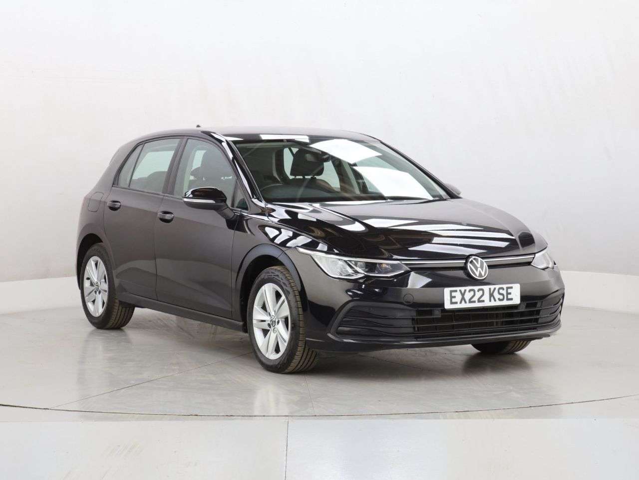 A 2022 VOLKSWAGEN GOLF 1.0 eTSI MHEV Life Hatchback 5dr Petrol Hybrid DSG Euro 6 (s/s) (110 ps) A 2022 VOLKSWAGEN GOLF 1.0 eTSI MHEV Life Hatchback 5dr Petrol Hybrid DSG Euro 6 (s/s) (110 ps)