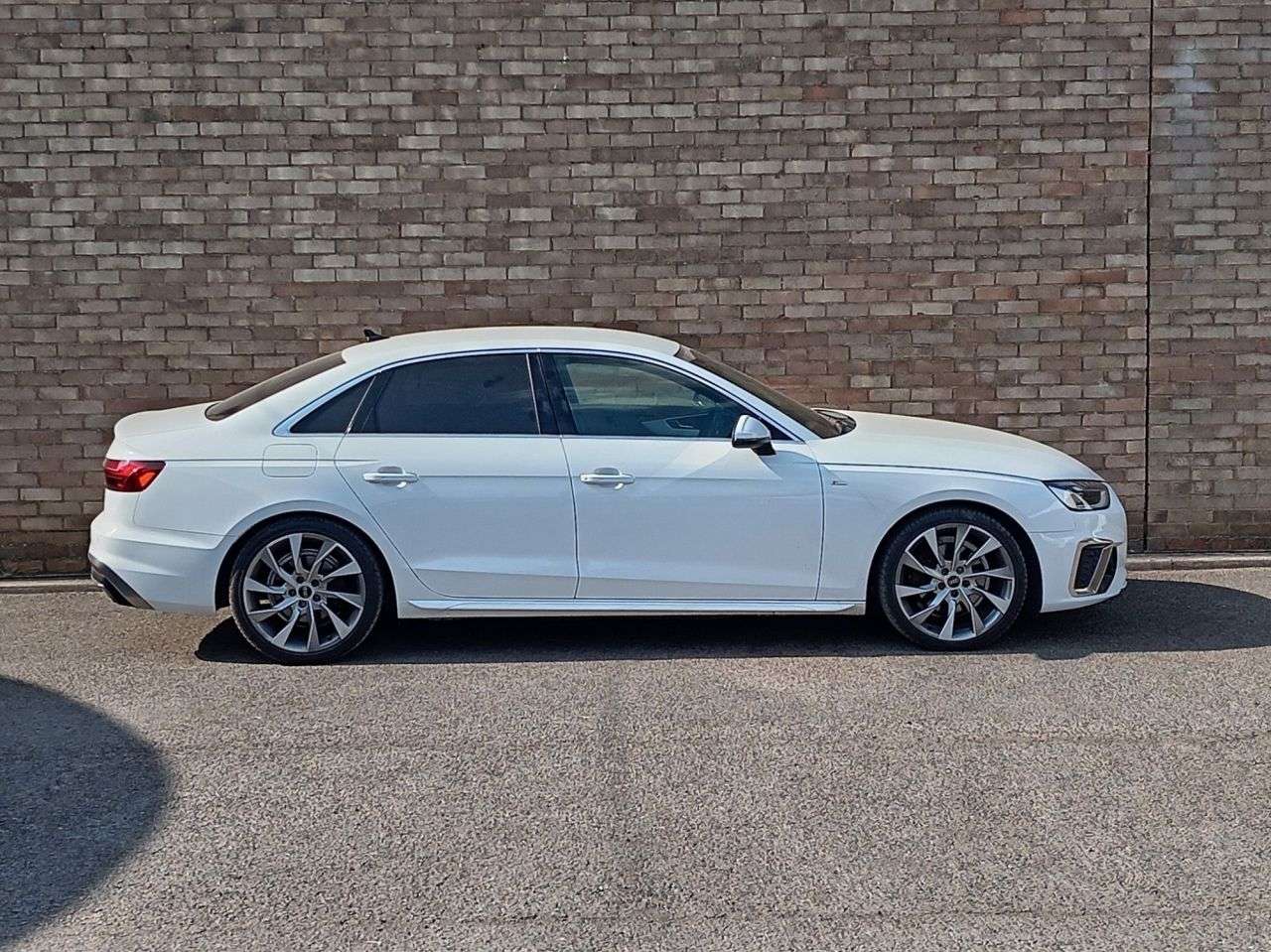 A 2023 AUDI A4 2.0 TFSI 35 S line Saloon 4dr Petrol S Tronic Euro 6 (s/s) (150 ps) A 2023 AUDI A4 2.0 TFSI 35 S line Saloon 4dr Petrol S Tronic Euro 6 (s/s) (150 ps)