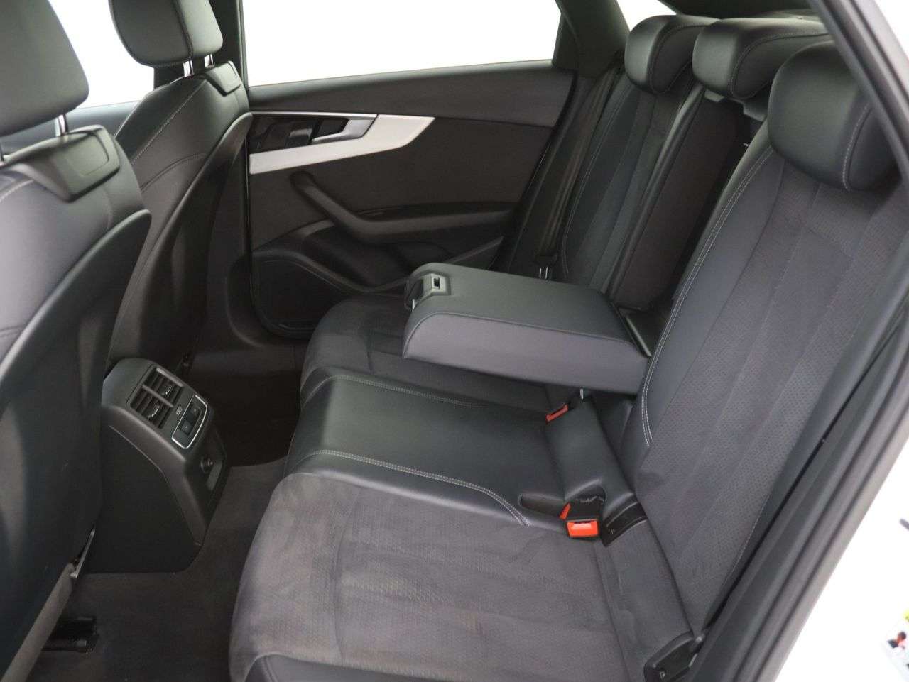 2023 AUDI A4 2023 AUDI A4