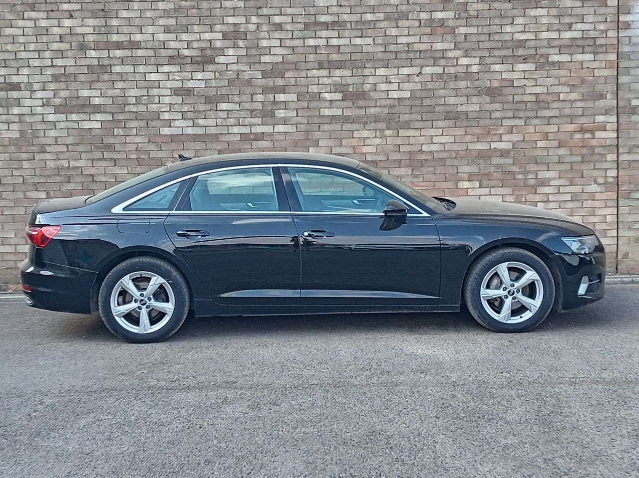 A 2022 AUDI A6 SALOON 2.0 TFSI 40 Sport Saloon 4dr Petrol S Tronic Euro 6 (s/s) (204 ps) A 2022 AUDI A6 SALOON 2.0 TFSI 40 Sport Saloon 4dr Petrol S Tronic Euro 6 (s/s) (204 ps)