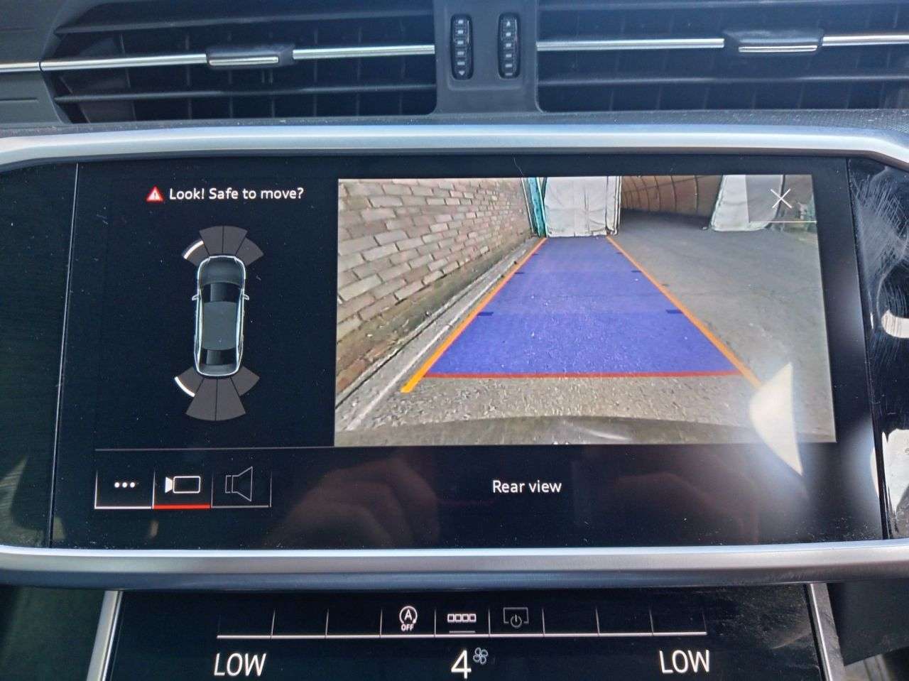 A 2022 AUDI A6 SALOON 2.0 TFSI 40 Sport Saloon 4dr Petrol S Tronic Euro 6 (s/s) (204 ps) A 2022 AUDI A6 SALOON 2.0 TFSI 40 Sport Saloon 4dr Petrol S Tronic Euro 6 (s/s) (204 ps)