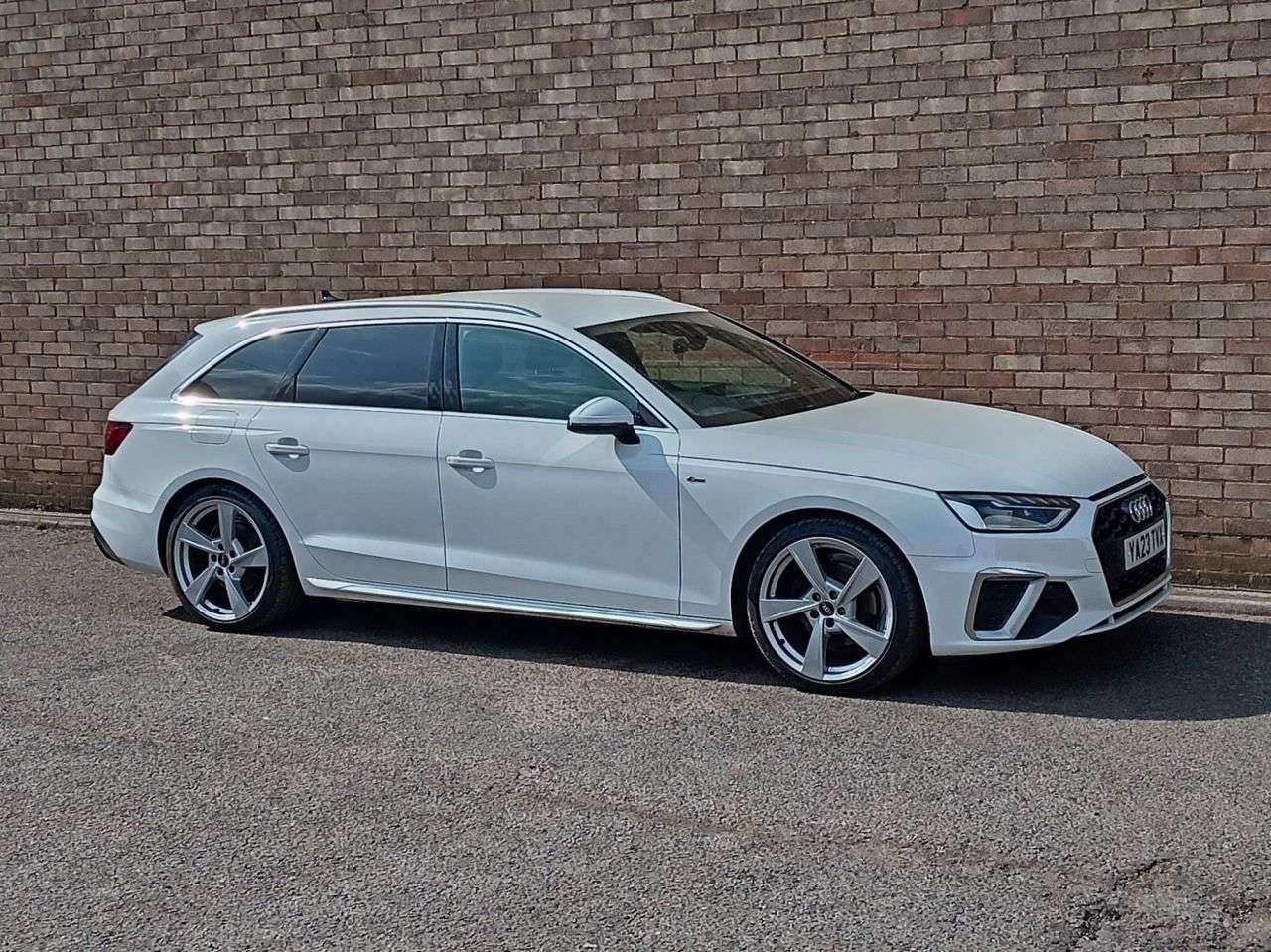 A 2023 AUDI A4 AVANT 2.0 TFSI 35 S line Estate 5dr Petrol S Tronic Euro 6 (s/s) (150 ps) A 2023 AUDI A4 AVANT 2.0 TFSI 35 S line Estate 5dr Petrol S Tronic Euro 6 (s/s) (150 ps)