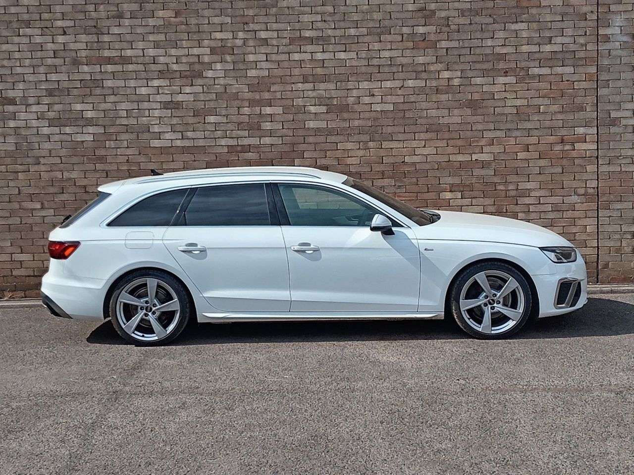 A 2023 AUDI A4 AVANT 2.0 TFSI 35 S line Estate 5dr Petrol S Tronic Euro 6 (s/s) (150 ps) A 2023 AUDI A4 AVANT 2.0 TFSI 35 S line Estate 5dr Petrol S Tronic Euro 6 (s/s) (150 ps)