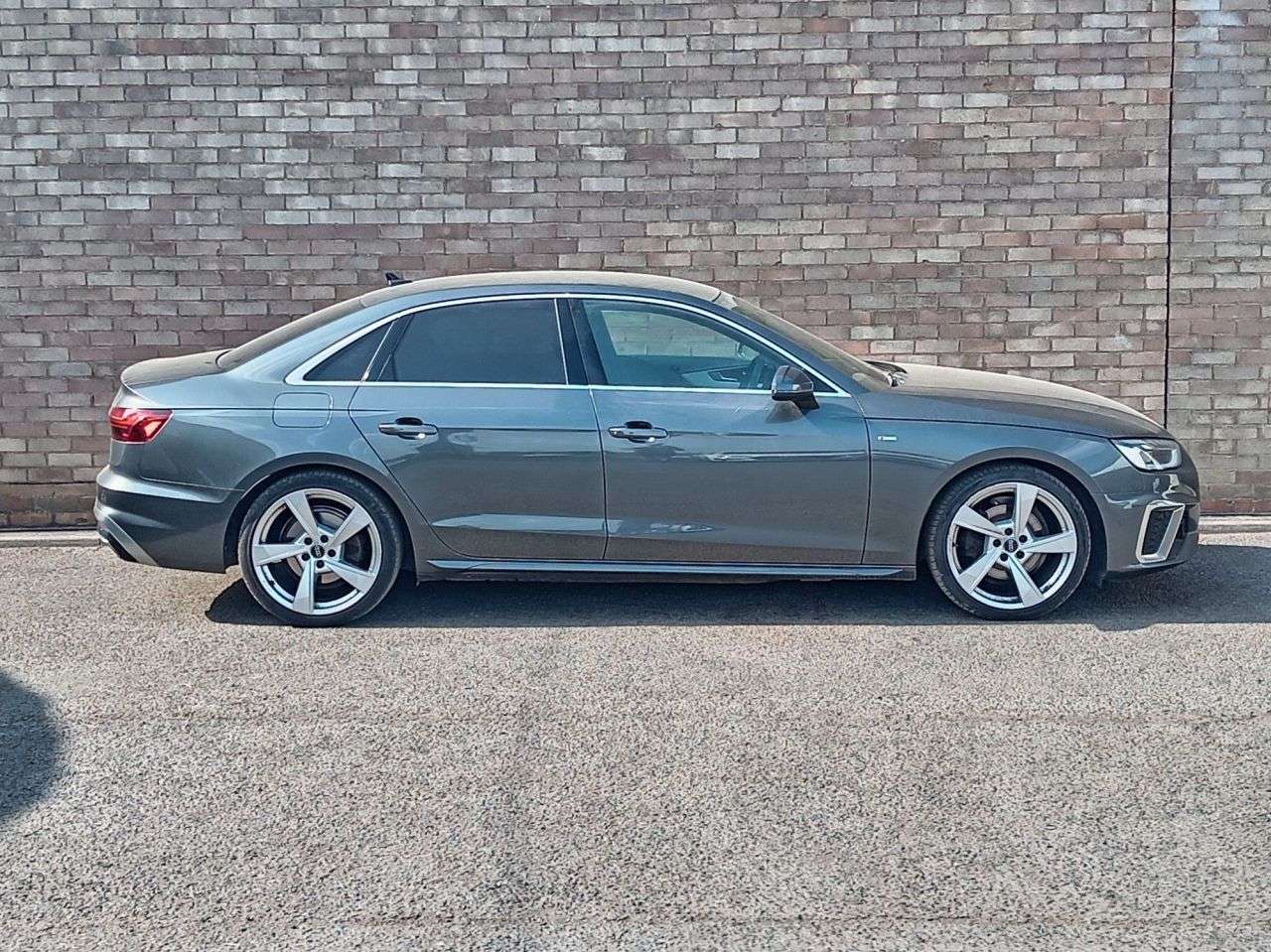 A 2023 AUDI A4 2.0 TFSI 35 S line Saloon 4dr Petrol S Tronic Euro 6 (s/s) (150 ps) A 2023 AUDI A4 2.0 TFSI 35 S line Saloon 4dr Petrol S Tronic Euro 6 (s/s) (150 ps)