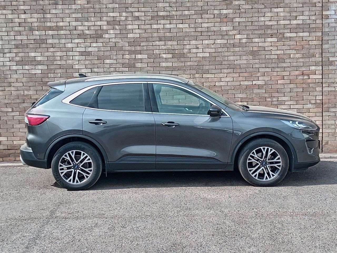 A 2020 FORD KUGA 2.0 EcoBlue MHEV Titanium SUV 5dr Diesel Manual Euro 6 (s/s) (150 ps) A 2020 FORD KUGA 2.0 EcoBlue MHEV Titanium SUV 5dr Diesel Manual Euro 6 (s/s) (150 ps)