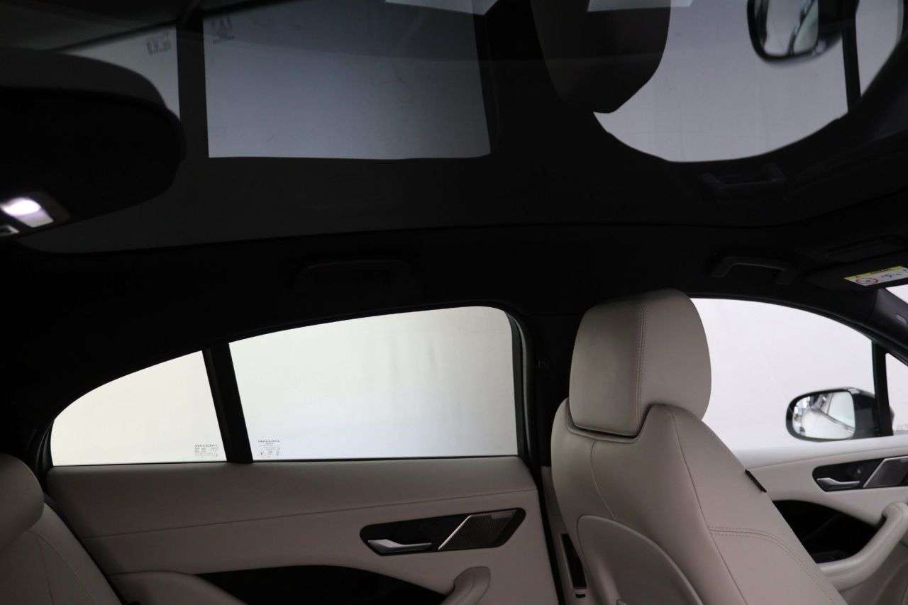 A 2022 JAGUAR I-PACE 400 90kWh HSE Black SUV 5dr Electric Auto 4WD (400 ps) A 2022 JAGUAR I-PACE 400 90kWh HSE Black SUV 5dr Electric Auto 4WD (400 ps)