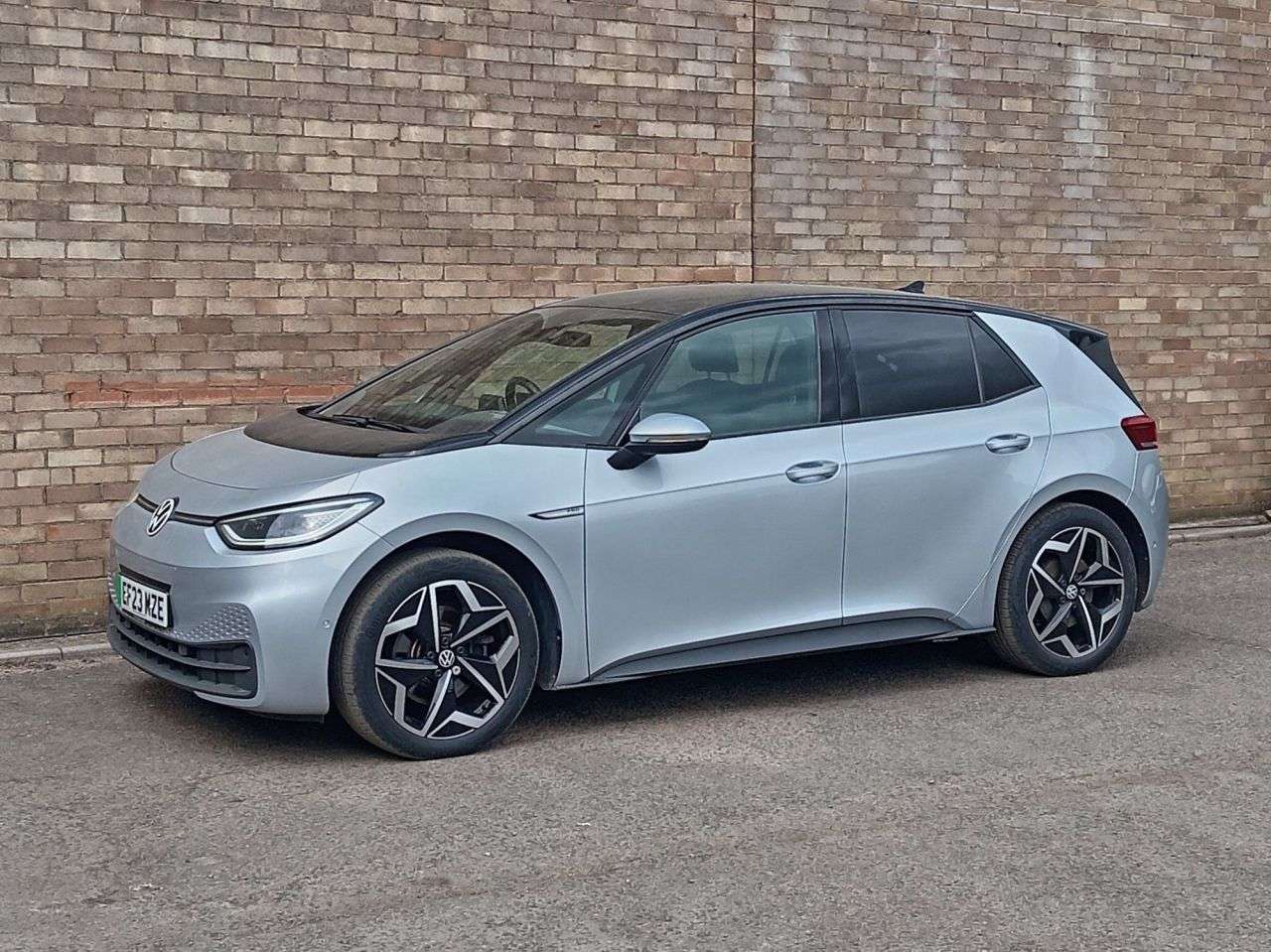 A 2023 VOLKSWAGEN ID3 Pro Performance 58kWh Family Hatchback 5dr Electric Auto (204 ps) A 2023 VOLKSWAGEN ID3 Pro Performance 58kWh Family Hatchback 5dr Electric Auto (204 ps)