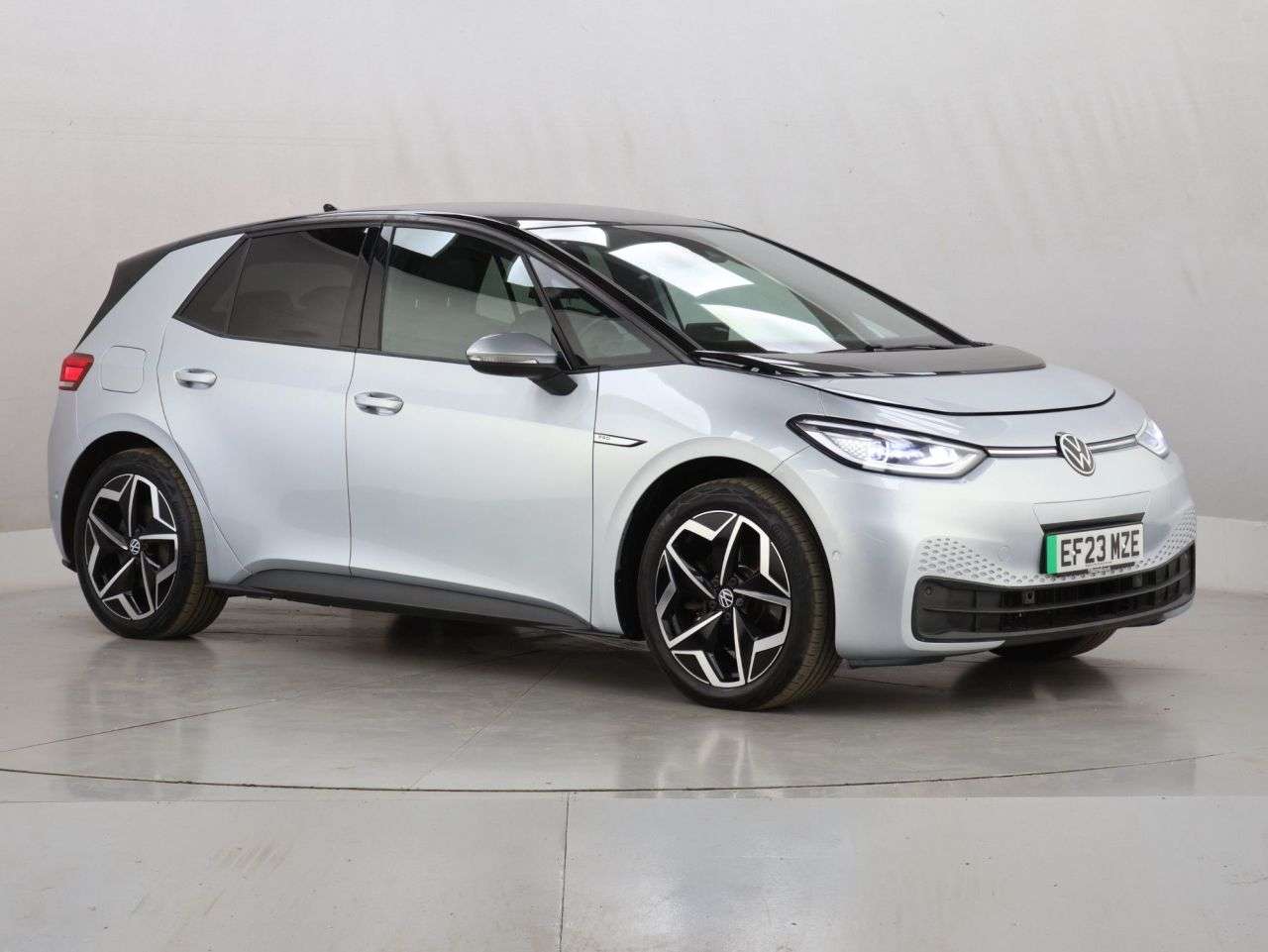 A 2023 VOLKSWAGEN ID3 Pro Performance 58kWh Family Hatchback 5dr Electric Auto (204 ps) A 2023 VOLKSWAGEN ID3 Pro Performance 58kWh Family Hatchback 5dr Electric Auto (204 ps)