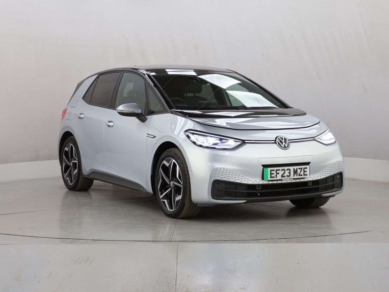 A 2023 VOLKSWAGEN ID3 Pro Performance 58kWh Family Hatchback 5dr Electric Auto (204 ps) A 2023 VOLKSWAGEN ID3 Pro Performance 58kWh Family Hatchback 5dr Electric Auto (204 ps)