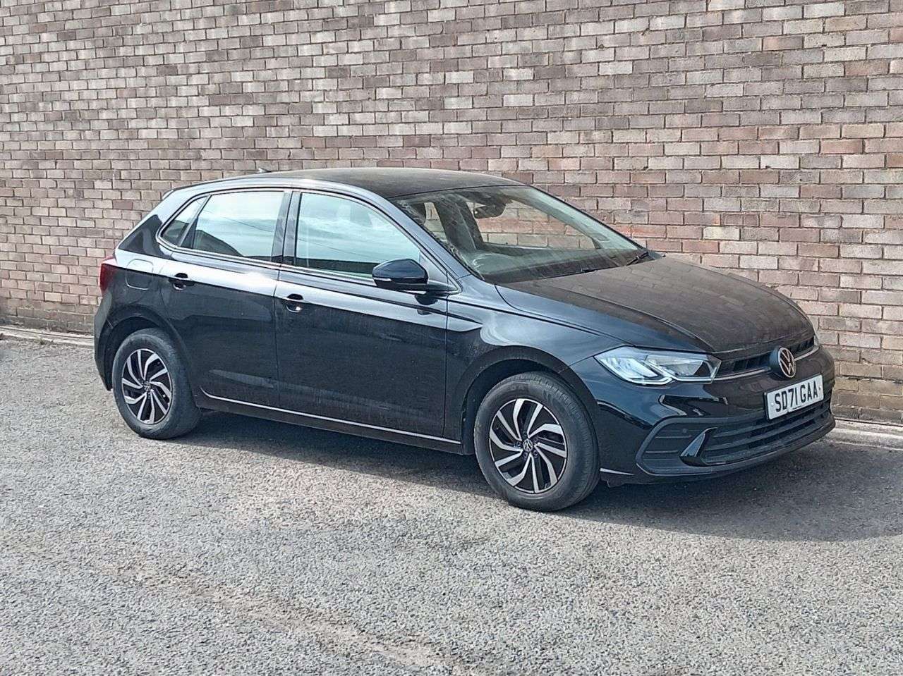 A 2021 VOLKSWAGEN POLO 1.0 TSI Life Hatchback 5dr Petrol Manual Euro 6 (s/s) (95 ps) A 2021 VOLKSWAGEN POLO 1.0 TSI Life Hatchback 5dr Petrol Manual Euro 6 (s/s) (95 ps)