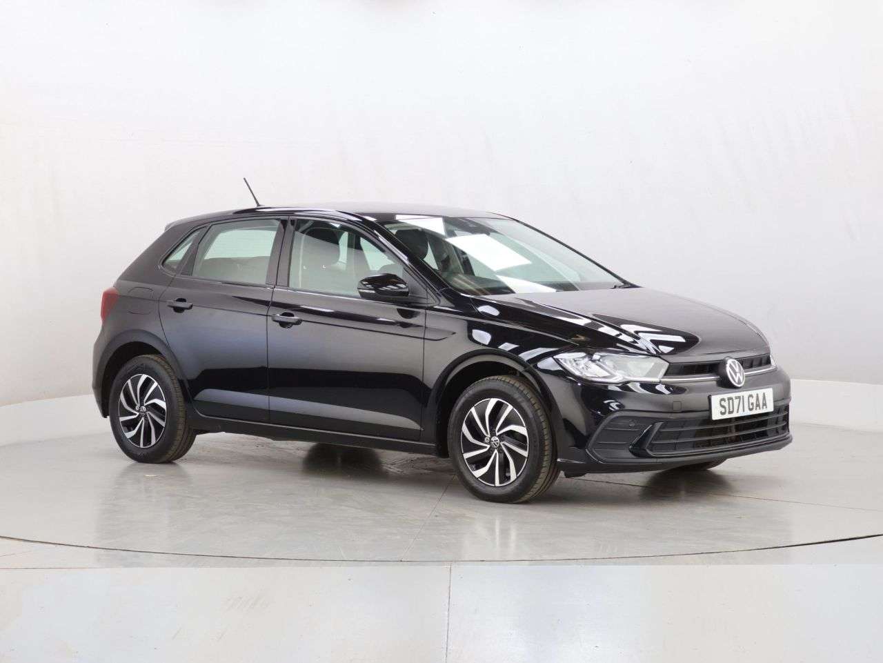 A 2021 VOLKSWAGEN POLO 1.0 TSI Life Hatchback 5dr Petrol Manual Euro 6 (s/s) (95 ps) A 2021 VOLKSWAGEN POLO 1.0 TSI Life Hatchback 5dr Petrol Manual Euro 6 (s/s) (95 ps)