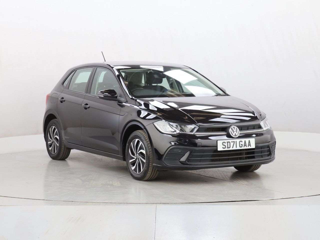 A 2021 VOLKSWAGEN POLO 1.0 TSI Life Hatchback 5dr Petrol Manual Euro 6 (s/s) (95 ps) A 2021 VOLKSWAGEN POLO 1.0 TSI Life Hatchback 5dr Petrol Manual Euro 6 (s/s) (95 ps)