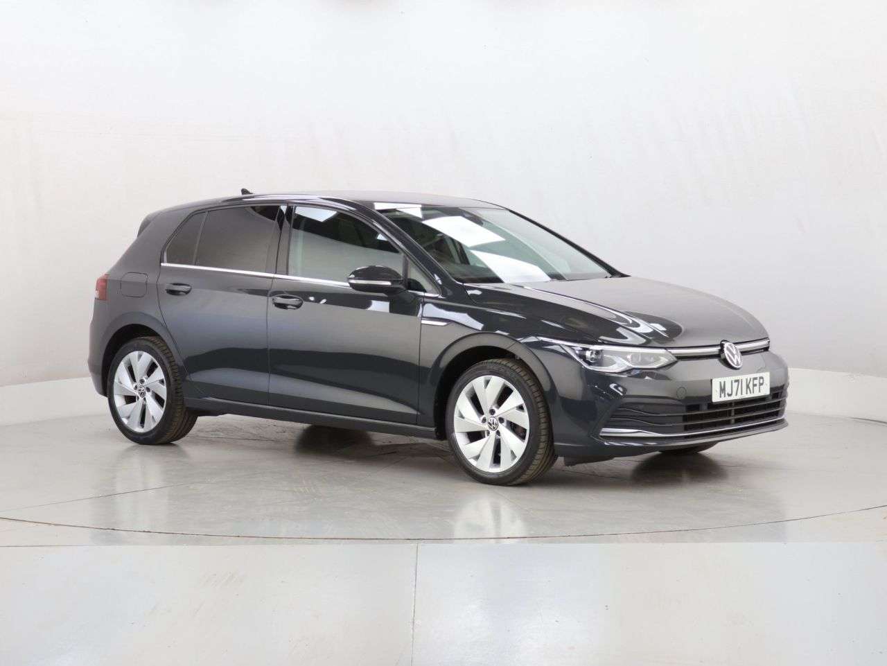 A 2021 VOLKSWAGEN GOLF 1.5 TSI Style Hatchback 5dr Petrol Manual Euro 6 (s/s) (130 ps) A 2021 VOLKSWAGEN GOLF 1.5 TSI Style Hatchback 5dr Petrol Manual Euro 6 (s/s) (130 ps)