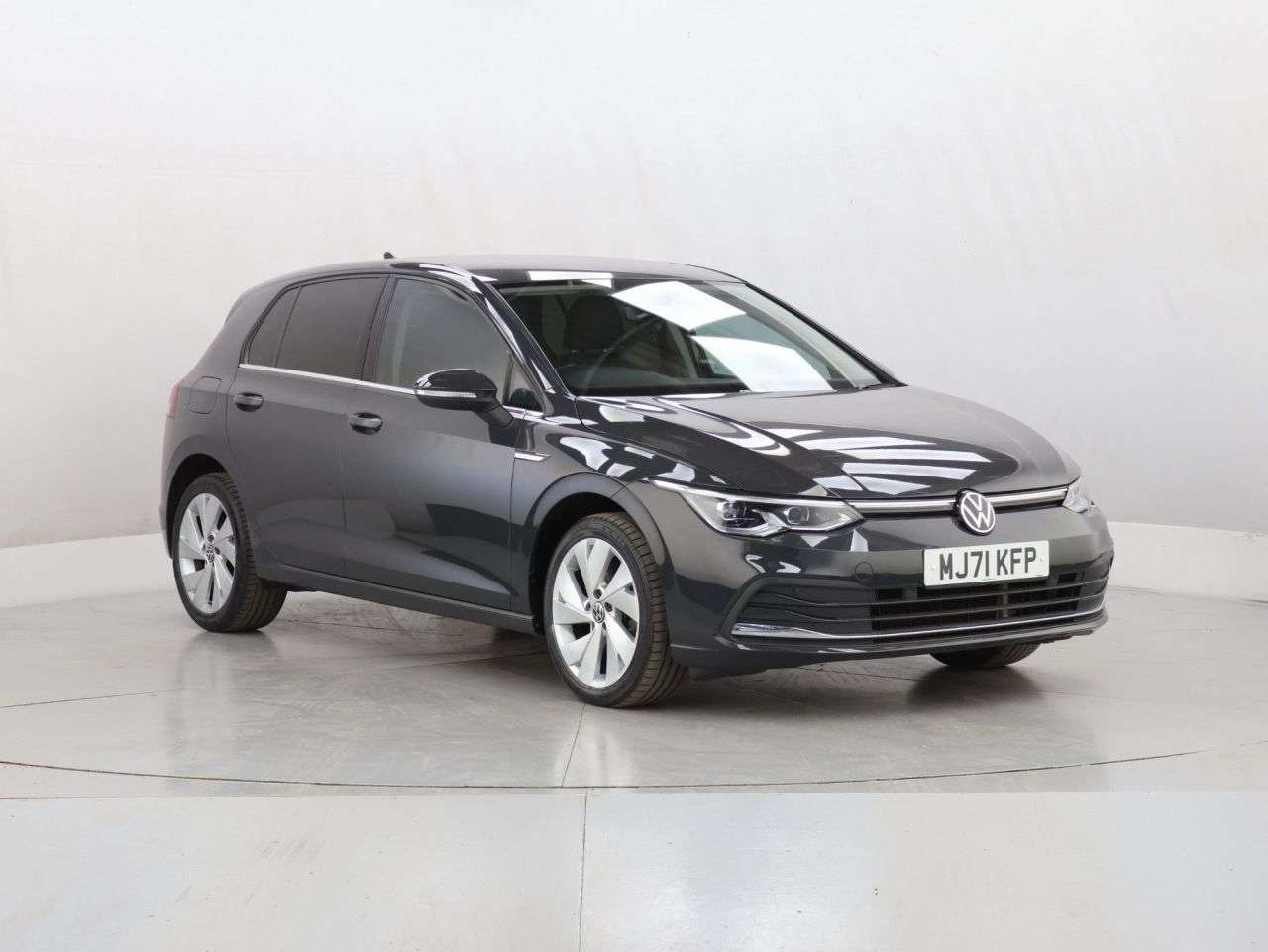 A 2021 VOLKSWAGEN GOLF 1.5 TSI Style Hatchback 5dr Petrol Manual Euro 6 (s/s) (130 ps) A 2021 VOLKSWAGEN GOLF 1.5 TSI Style Hatchback 5dr Petrol Manual Euro 6 (s/s) (130 ps)