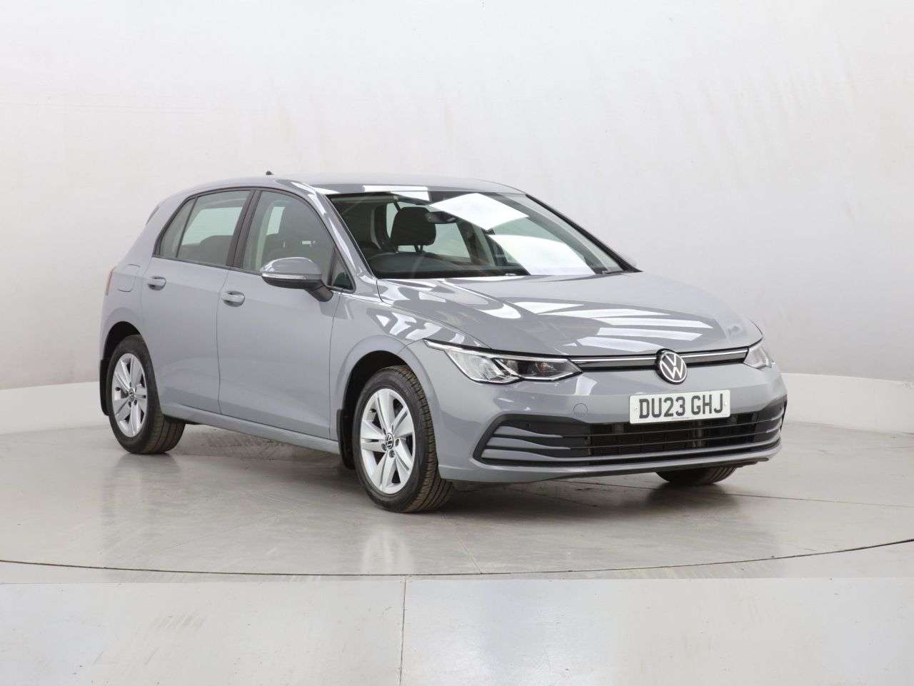 A 2023 VOLKSWAGEN GOLF 1.0 eTSI MHEV Life Hatchback 5dr Petrol Hybrid DSG Euro 6 (s/s) (110 ps) A 2023 VOLKSWAGEN GOLF 1.0 eTSI MHEV Life Hatchback 5dr Petrol Hybrid DSG Euro 6 (s/s) (110 ps)