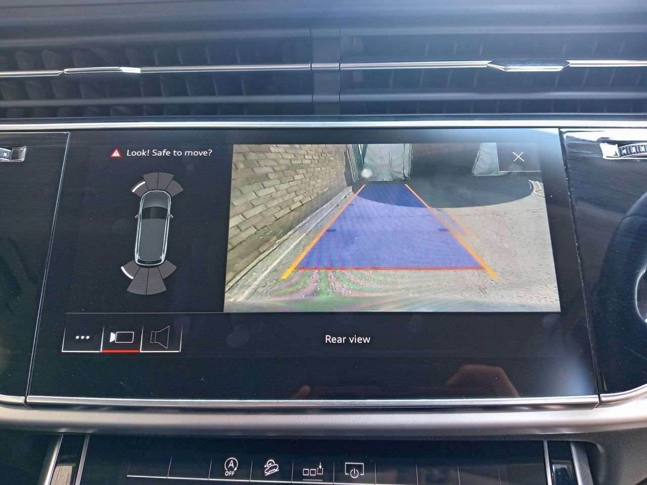 A 2020 AUDI Q7 3.0 TFSI V6 55 Sport SUV 5dr Petrol Tiptronic quattro Euro 6 (s/s) (340 ps) A 2020 AUDI Q7 3.0 TFSI V6 55 Sport SUV 5dr Petrol Tiptronic quattro Euro 6 (s/s) (340 ps)