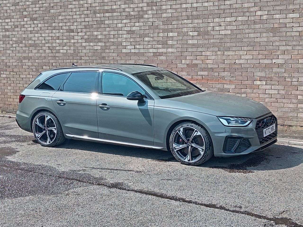 A 2023 AUDI S4 AVANT 3.0 TDI V6 Black Edition Estate 5dr Diesel Tiptronic quattro Euro 6 (s/s) ( A 2023 AUDI S4 AVANT 3.0 TDI V6 Black Edition Estate 5dr Diesel Tiptronic quattro Euro 6 (s/s) (