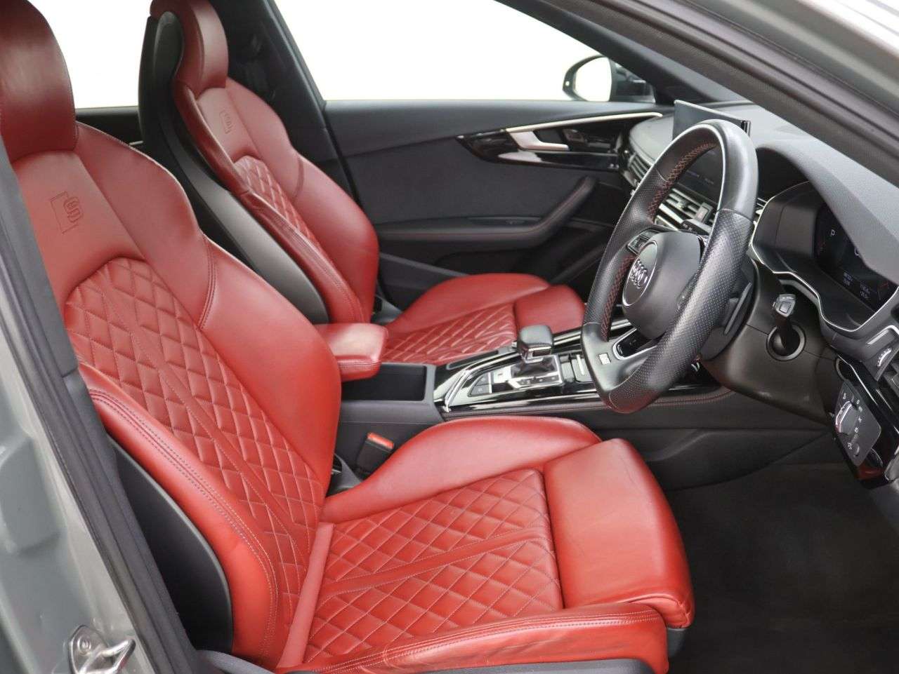 A 2023 AUDI S4 AVANT 3.0 TDI V6 Black Edition Estate 5dr Diesel Tiptronic quattro Euro 6 (s/s) ( A 2023 AUDI S4 AVANT 3.0 TDI V6 Black Edition Estate 5dr Diesel Tiptronic quattro Euro 6 (s/s) (