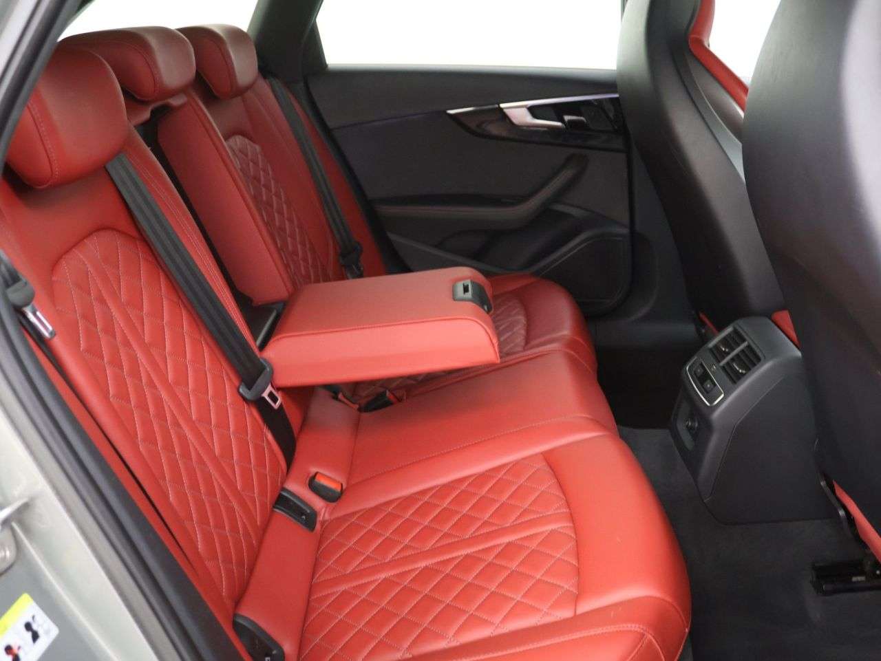 A 2023 AUDI S4 AVANT 3.0 TDI V6 Black Edition Estate 5dr Diesel Tiptronic quattro Euro 6 (s/s) ( A 2023 AUDI S4 AVANT 3.0 TDI V6 Black Edition Estate 5dr Diesel Tiptronic quattro Euro 6 (s/s) (