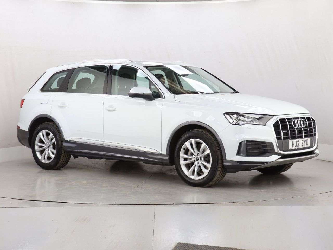 A 2021 AUDI Q7 3.0 TDI V6 45 Sport SUV 5dr Diesel Tiptronic quattro Euro 6 (s/s) (231 ps) A 2021 AUDI Q7 3.0 TDI V6 45 Sport SUV 5dr Diesel Tiptronic quattro Euro 6 (s/s) (231 ps)