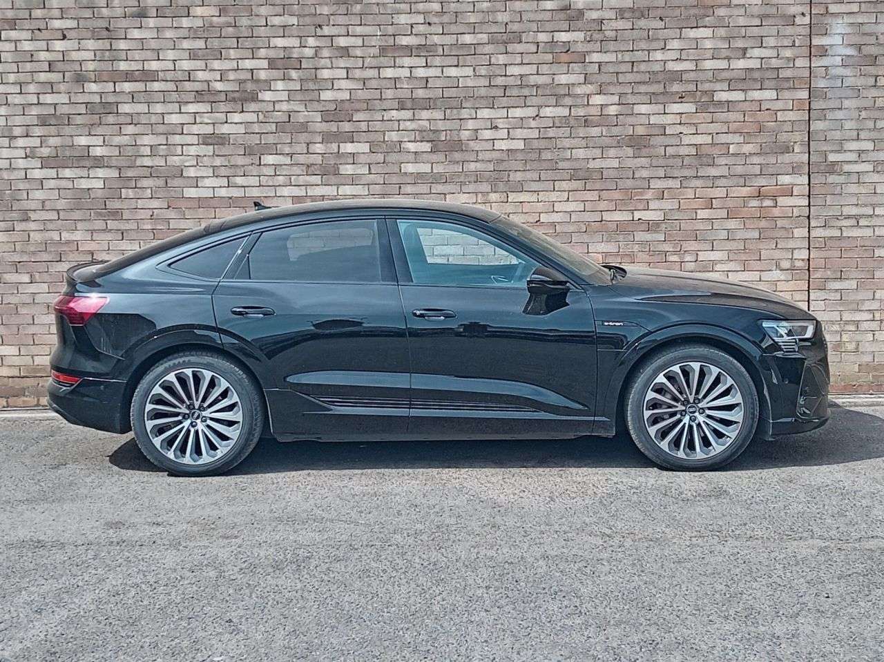 A 2021 AUDI E-TRON 50 S line Sportback 5dr Electric Auto quattro 71.2kWh (11kW Charger) (313 p A 2021 AUDI E-TRON 50 S line Sportback 5dr Electric Auto quattro 71.2kWh (11kW Charger) (313 p