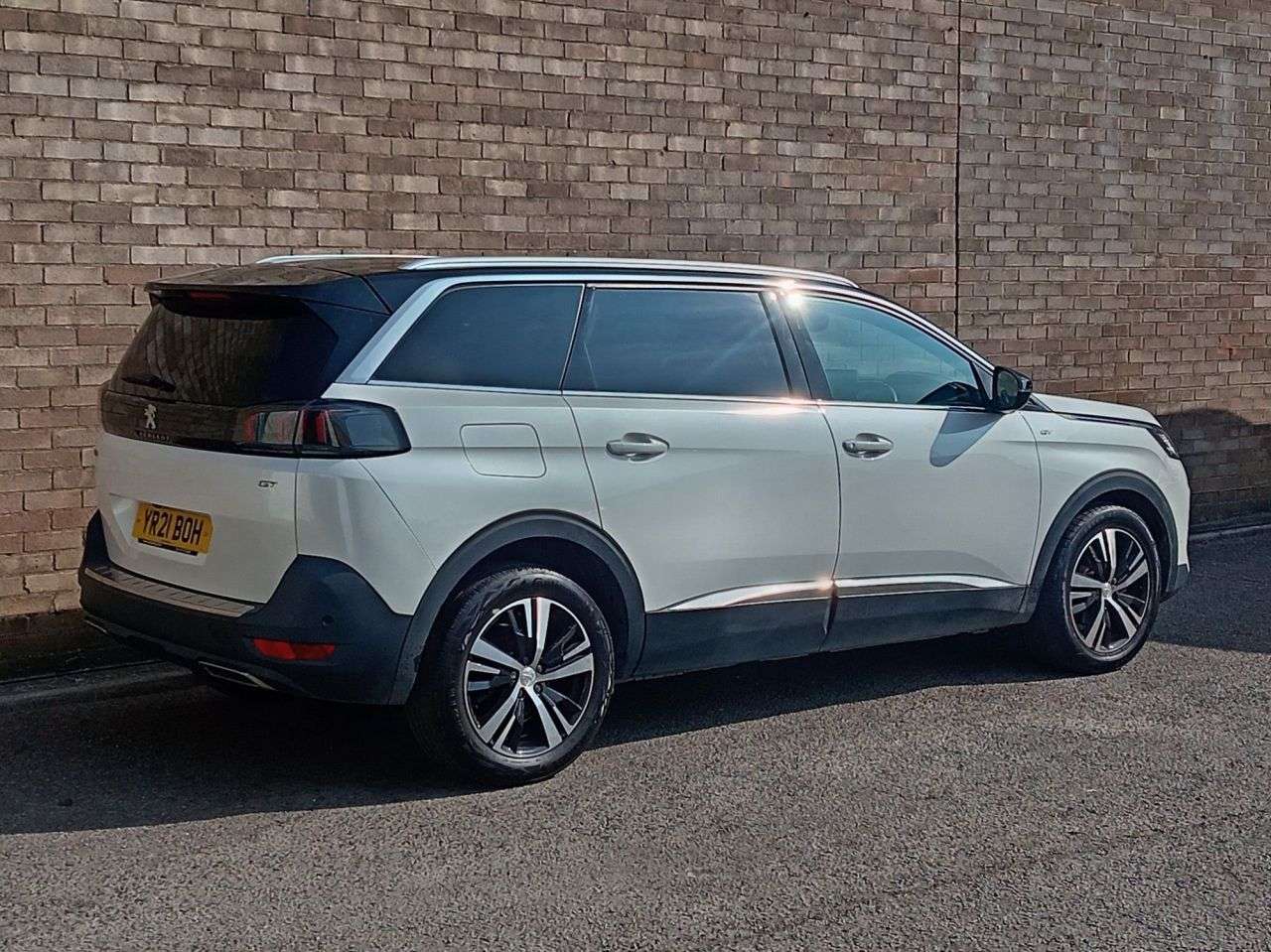 2021 PEUGEOT 5008 2021 PEUGEOT 5008