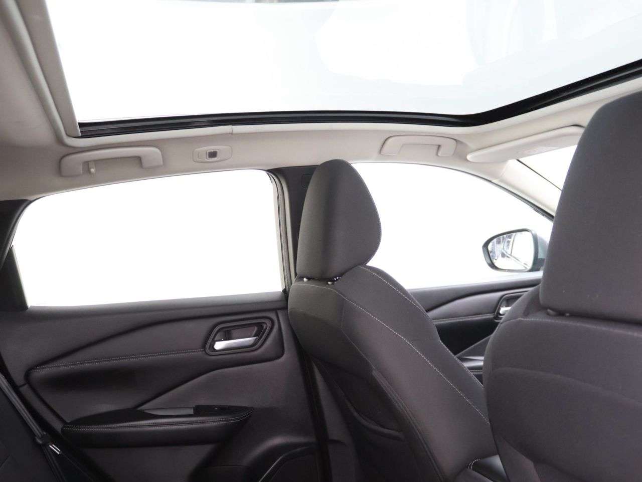 A 2022 NISSAN QASHQAI 1.3 DIG-T MHEV N-Connecta SUV 5dr Petrol Hybrid Manual Euro 6 (s/s) (140 ps A 2022 NISSAN QASHQAI 1.3 DIG-T MHEV N-Connecta SUV 5dr Petrol Hybrid Manual Euro 6 (s/s) (140 ps