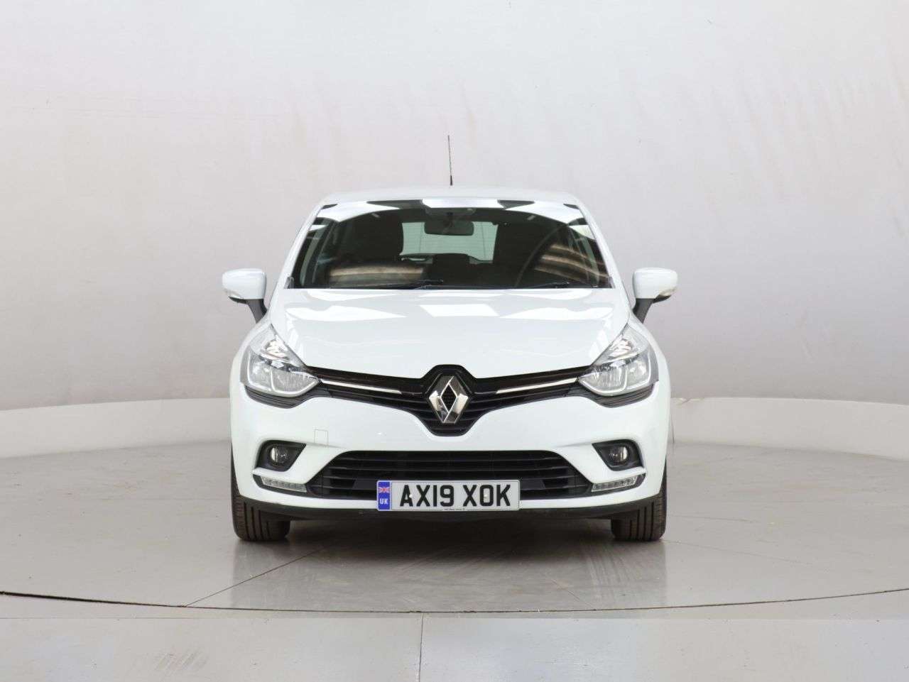 A 2019 RENAULT CLIO 0.9 TCe Play Hatchback 5dr Petrol Manual Euro 6 (s/s) (75 ps) A 2019 RENAULT CLIO 0.9 TCe Play Hatchback 5dr Petrol Manual Euro 6 (s/s) (75 ps)