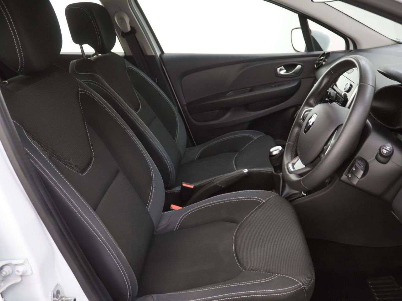 2019 RENAULT CLIO 2019 RENAULT CLIO