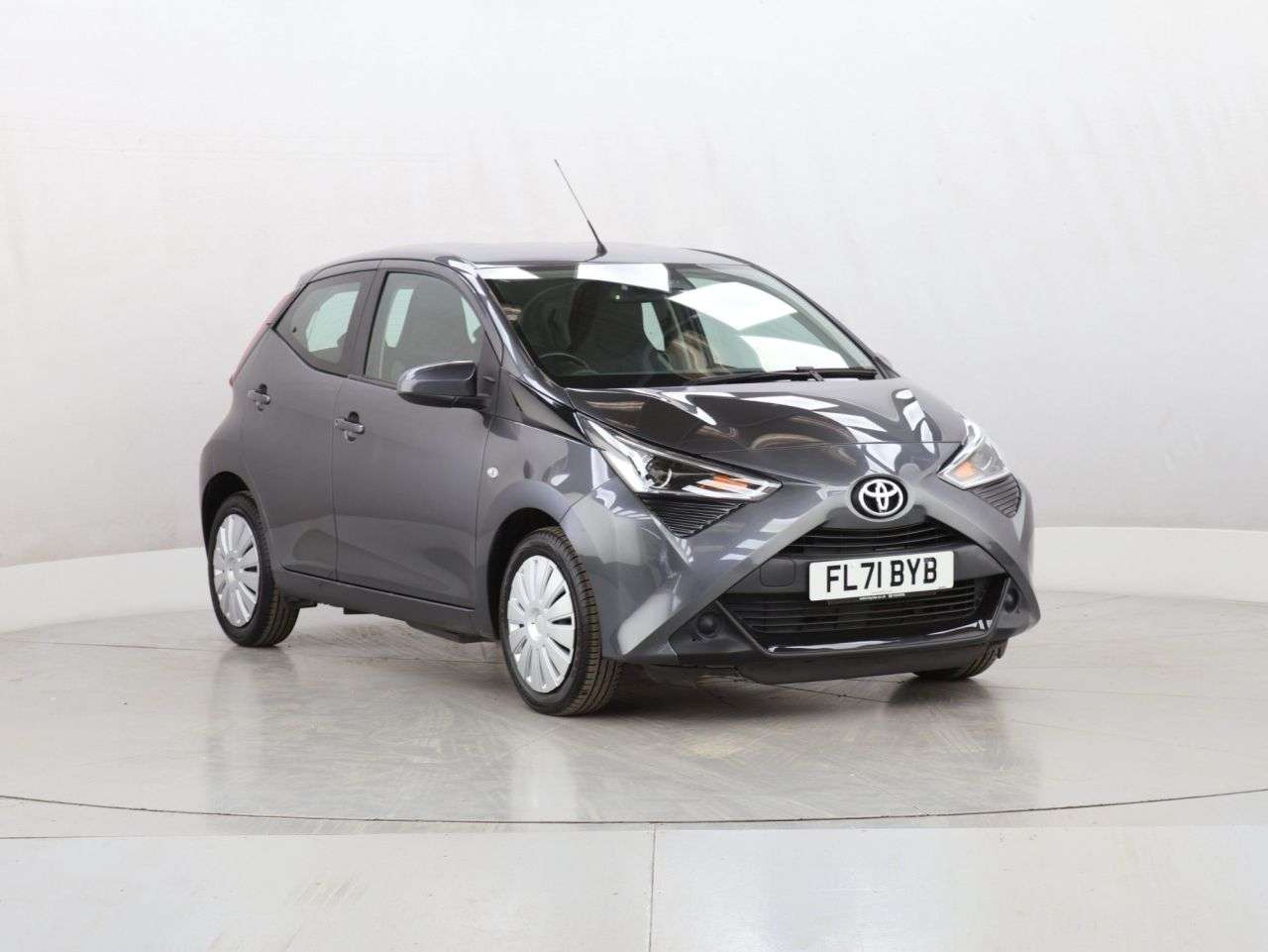 A 2021 TOYOTA AYGO 1.0 VVT-i x-play Hatchback 5dr Petrol Manual Euro 6 (s/s) (71 ps) A 2021 TOYOTA AYGO 1.0 VVT-i x-play Hatchback 5dr Petrol Manual Euro 6 (s/s) (71 ps)