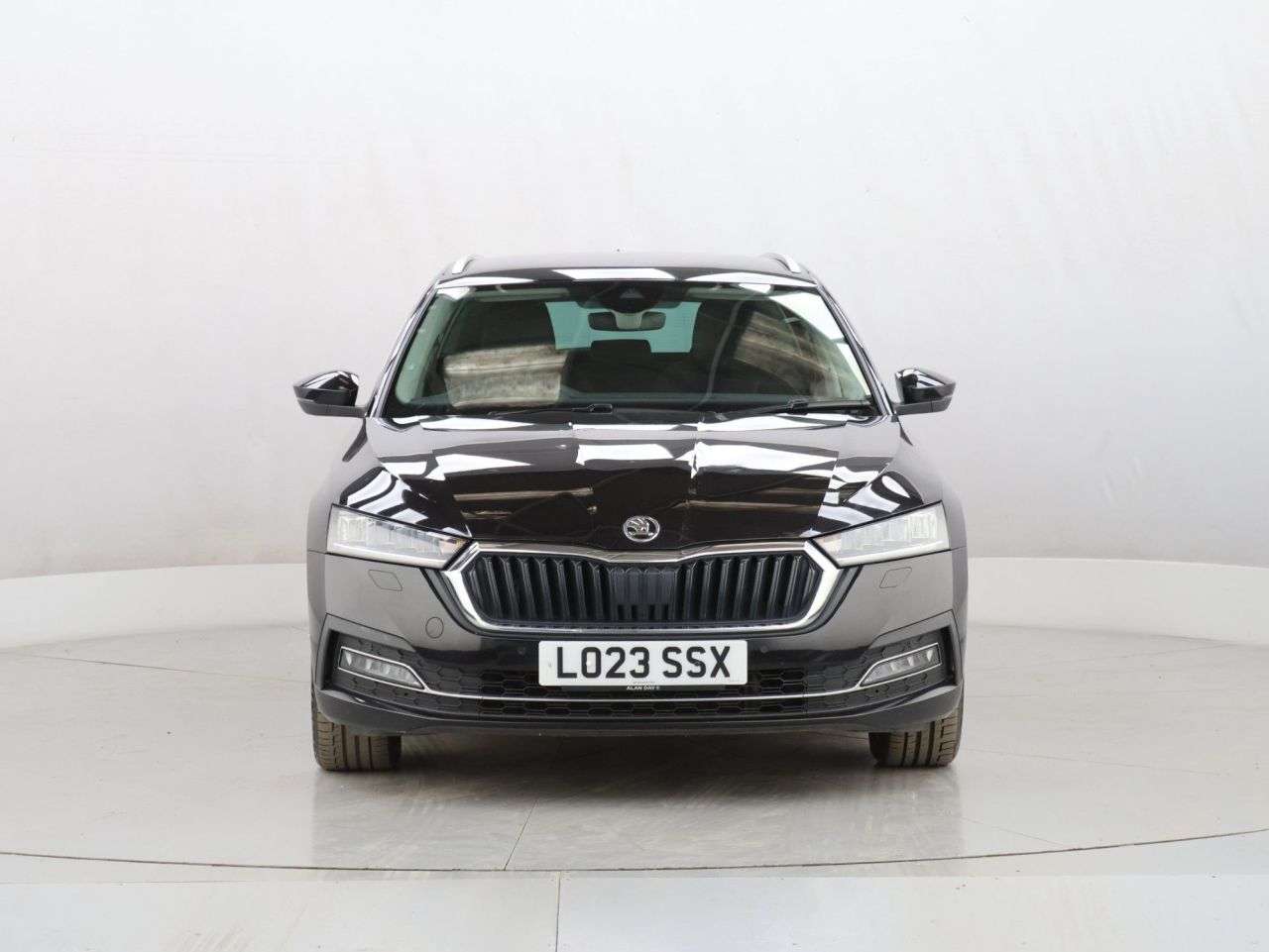 A 2023 SKODA OCTAVIA 1.4 TSI iV 13kWh SE L Estate 5dr Petrol Plug-in Hybrid DSG Euro 6 (s/s) (20 A 2023 SKODA OCTAVIA 1.4 TSI iV 13kWh SE L Estate 5dr Petrol Plug-in Hybrid DSG Euro 6 (s/s) (20