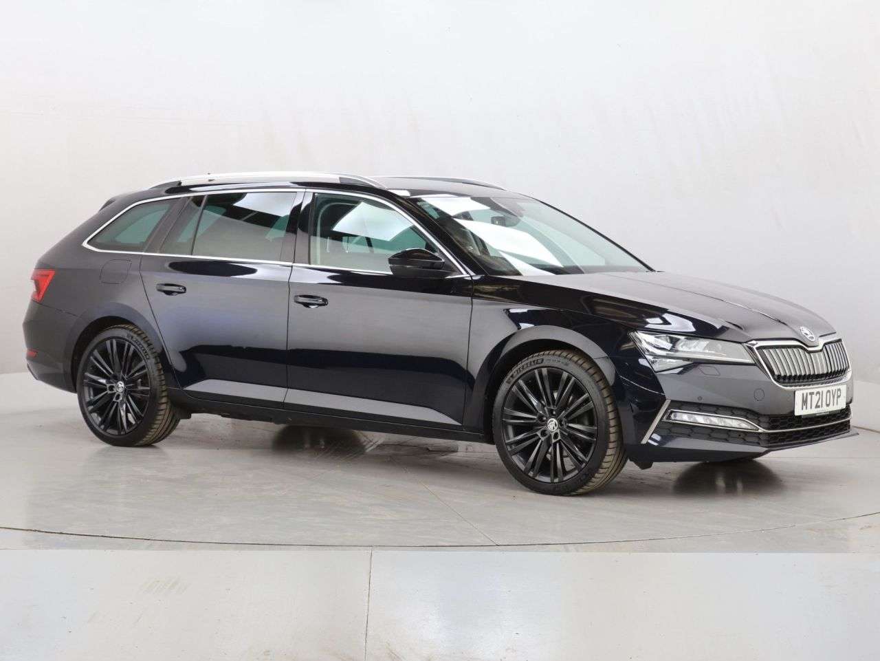 A 2021 SKODA SUPERB 1.4 TSI iV 13kWh SE L Estate 5dr Petrol Plug-in Hybrid DSG Euro 6 (s/s) (21 A 2021 SKODA SUPERB 1.4 TSI iV 13kWh SE L Estate 5dr Petrol Plug-in Hybrid DSG Euro 6 (s/s) (21