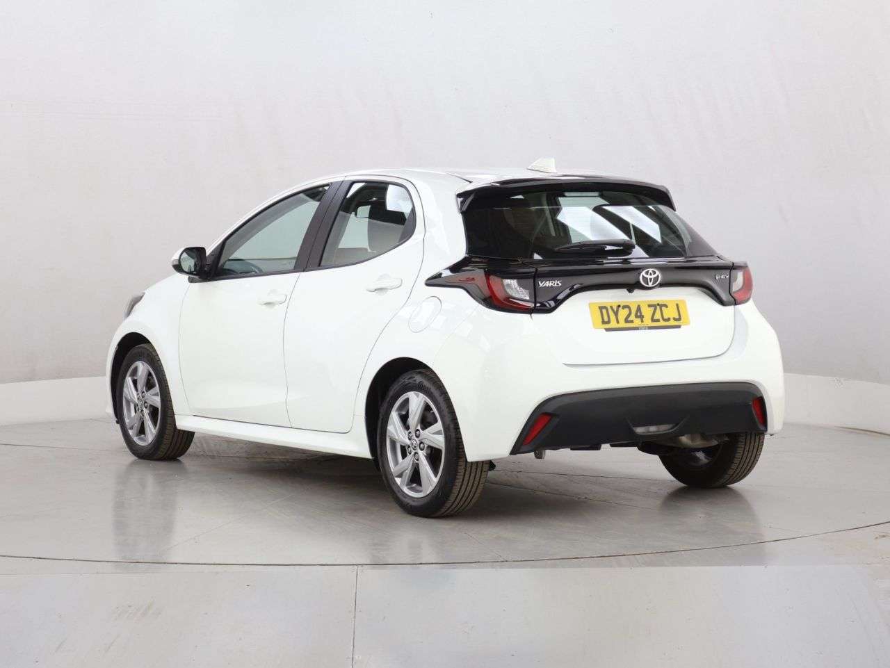 2024 TOYOTA YARIS 2024 TOYOTA YARIS