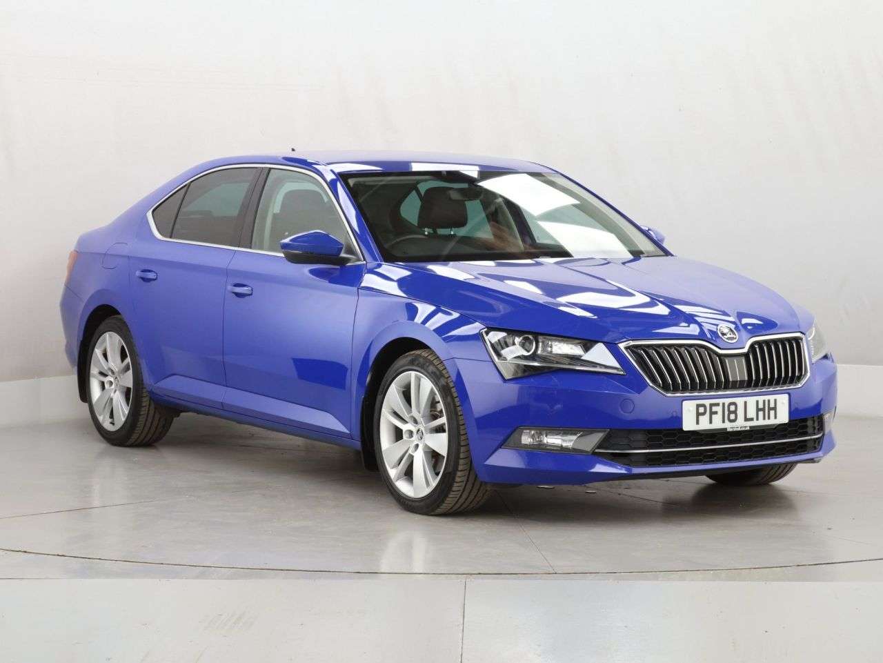 A 2018 SKODA SUPERB 2.0 TDI SE L Executive Hatchback 5dr Diesel DSG Euro 6 (s/s) (150 ps) A 2018 SKODA SUPERB 2.0 TDI SE L Executive Hatchback 5dr Diesel DSG Euro 6 (s/s) (150 ps)