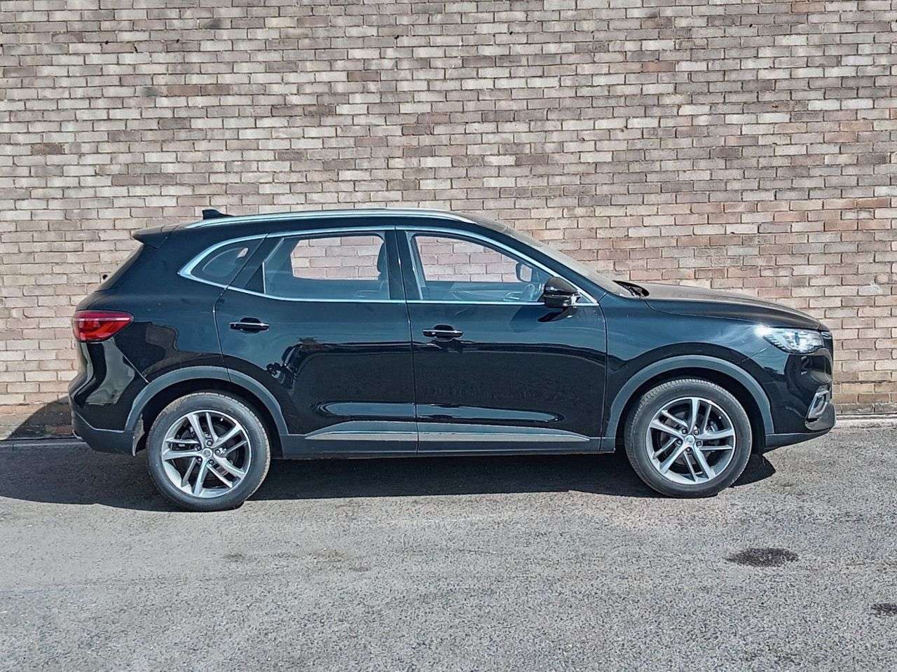 A 2021 MG MG HS 1.5 T-GDI Excite SUV 5dr Petrol DCT Euro 6 (s/s) (162 ps) A 2021 MG MG HS 1.5 T-GDI Excite SUV 5dr Petrol DCT Euro 6 (s/s) (162 ps)