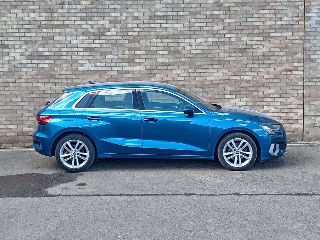 A 2021 AUDI A3 1.0 TFSI 30 Sport Sportback 5dr Petrol Manual Euro 6 (s/s) (110 ps) A 2021 AUDI A3 1.0 TFSI 30 Sport Sportback 5dr Petrol Manual Euro 6 (s/s) (110 ps)