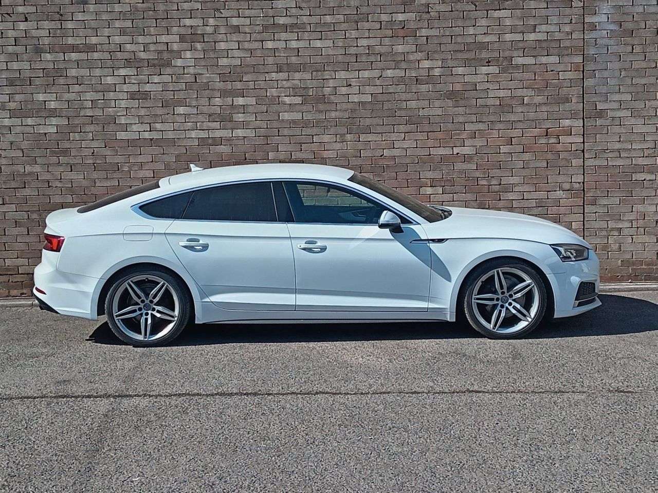 A 2019 AUDI A5 2.0 TFSI 35 S line Sportback 5dr Petrol S Tronic Euro 6 (s/s) (150 ps) A 2019 AUDI A5 2.0 TFSI 35 S line Sportback 5dr Petrol S Tronic Euro 6 (s/s) (150 ps)