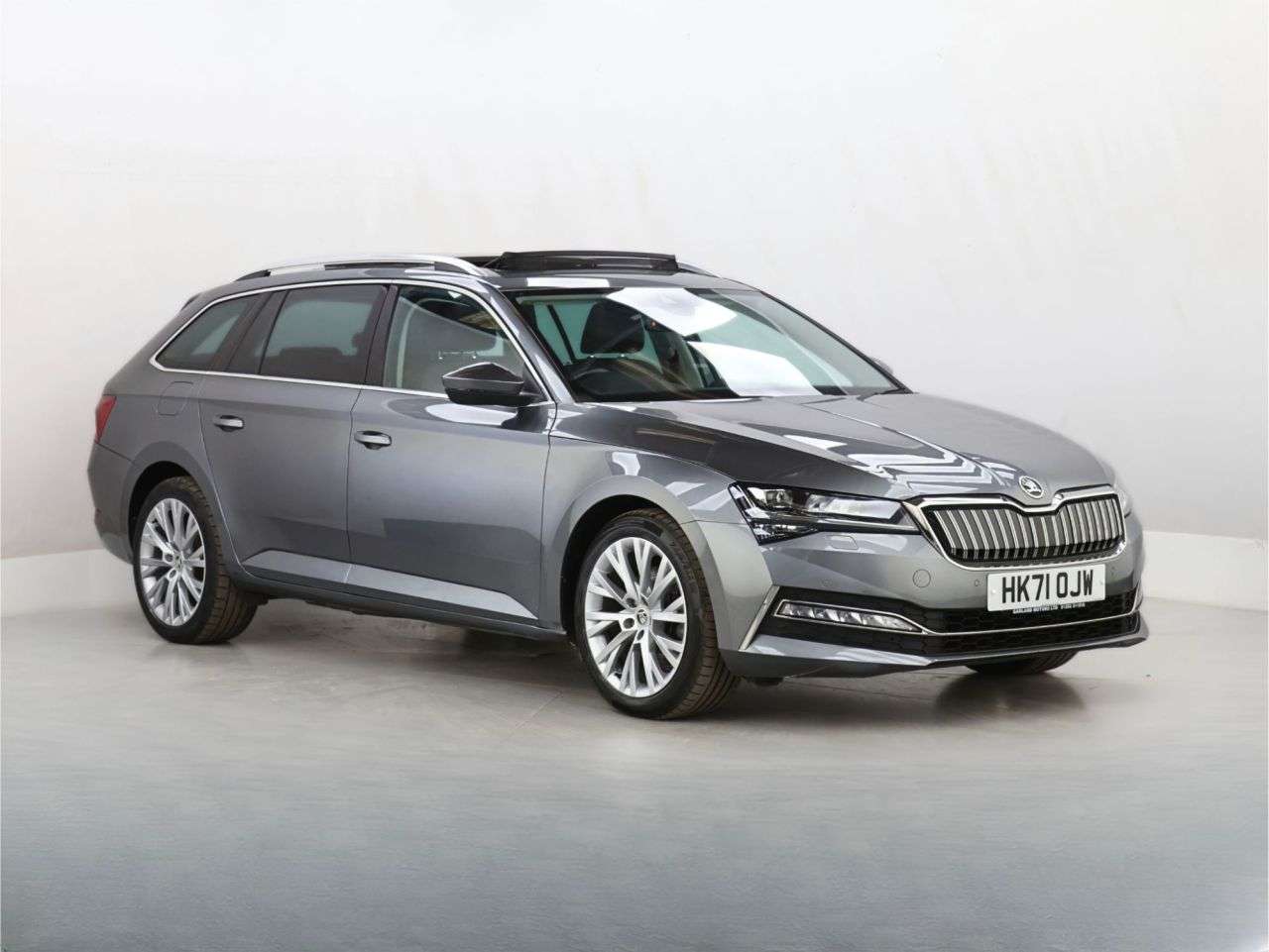 A 2021 SKODA SUPERB 1.4 TSI iV 13kWh SE L Estate 5dr Petrol Plug-in Hybrid DSG Euro 6 (s/s) (21 A 2021 SKODA SUPERB 1.4 TSI iV 13kWh SE L Estate 5dr Petrol Plug-in Hybrid DSG Euro 6 (s/s) (21