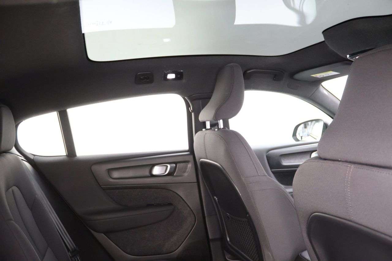A 2023 VOLVO C40 Recharge 69kWh Core SUV 5dr Electric Auto (231 ps) A 2023 VOLVO C40 Recharge 69kWh Core SUV 5dr Electric Auto (231 ps)